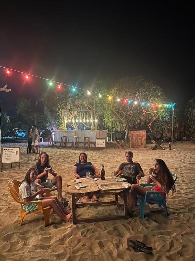 Surfing Beach Nilaveli ตรินโคมาลี ภายนอก รูปภาพ