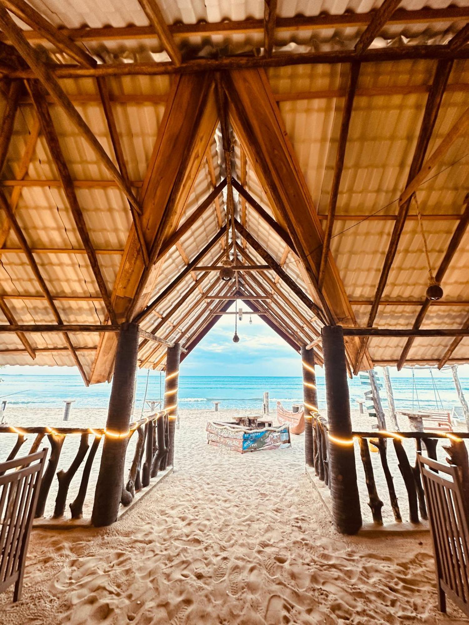 Surfing Beach Nilaveli ตรินโคมาลี ภายนอก รูปภาพ